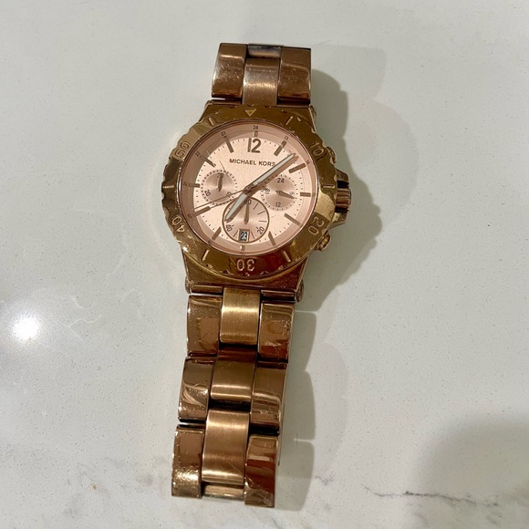 Michael Kors Women's MK5314 Classic Rose Gold-Tone Stainless Steel Watch - Picture 2 of 2